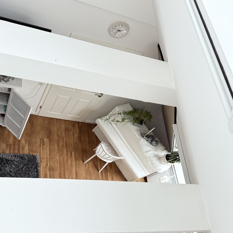 Blick von der Empore in den Wohnbereich